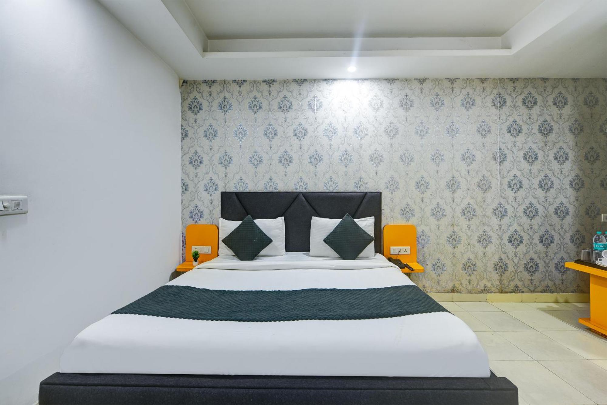 Hotel Kelvish Free Airport Pickup Neu-Delhi Exterior foto